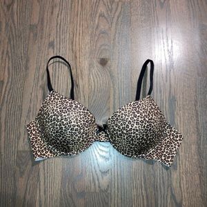 NWOT 38C women’s leopard print bra